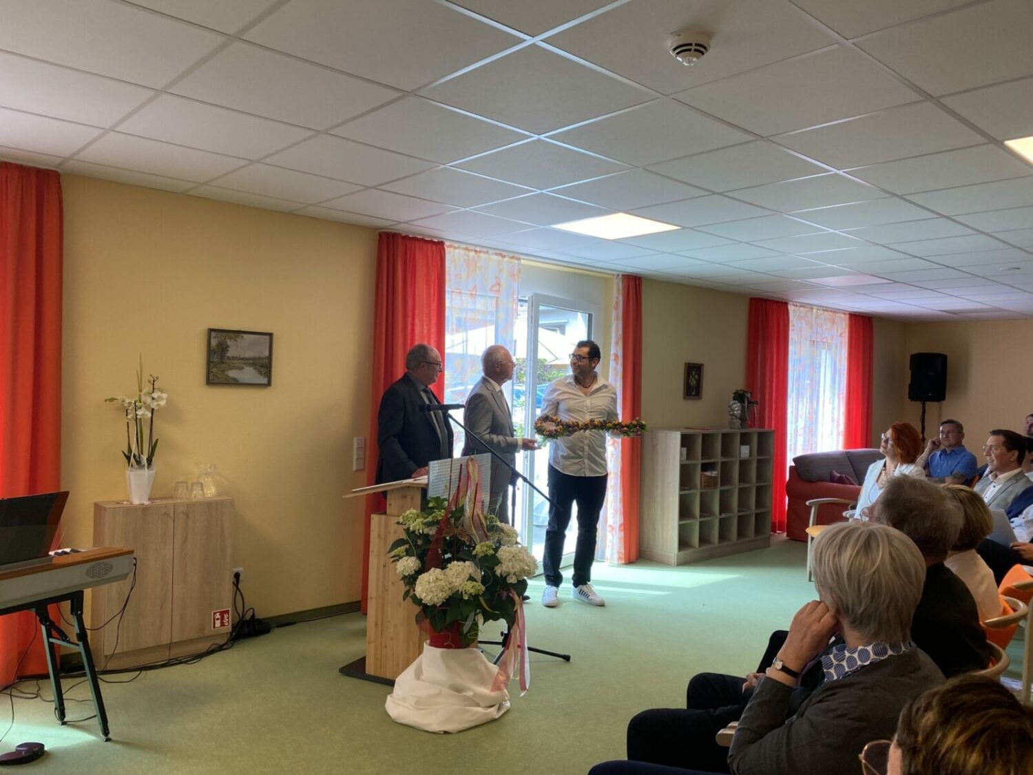 Symbolische Schlüsselübergabe: Eröffnung „Wohnen im Quartier“ in Frickenhausen