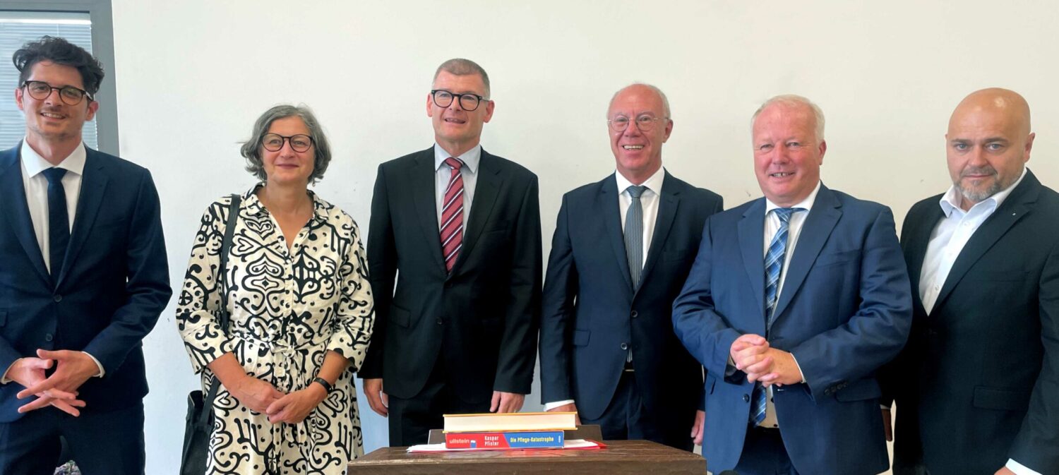 Dominic Steinbrenner, VDAB, Geschäftsstelle Stuttgart, Dr. Ulrike Kleinknecht-Strähle, Landratsamt Emmendingen, Michael Schlegel, Bürgermeister der Gemeinde Reute im Breisgau, Kaspar Pfister, Geschäftsführender Gesellschafter BeneVit; Peter Weiß, Bundeswahlbeauftragter für die Sozialversicherungswahlen im Bundesministerium für Arbeit und Soziales Berlin, Wolfgang Schweizer, Gesch.ftsführer AOK Südlicher Oberrhein